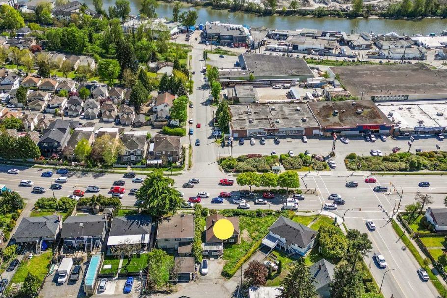 1715 SE Marine Drive Vancouver, BC - 11