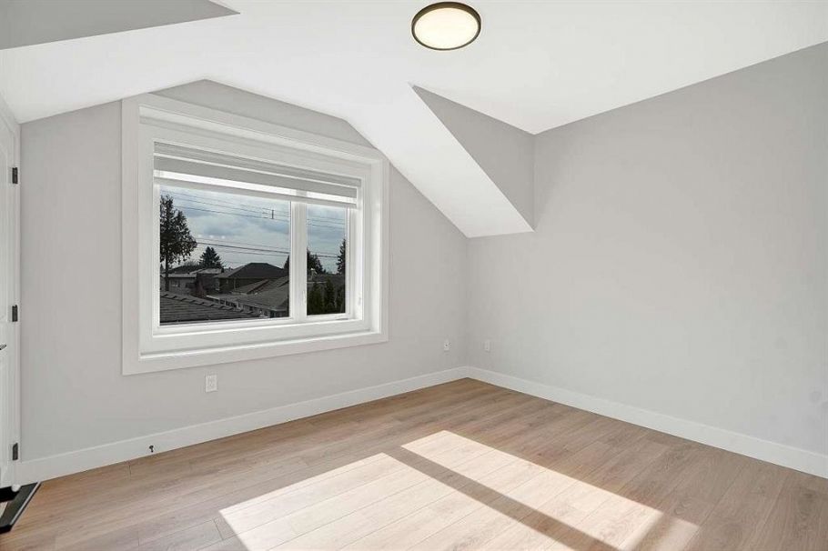 1548 E 41st Avenue Vancouver, BC - 5