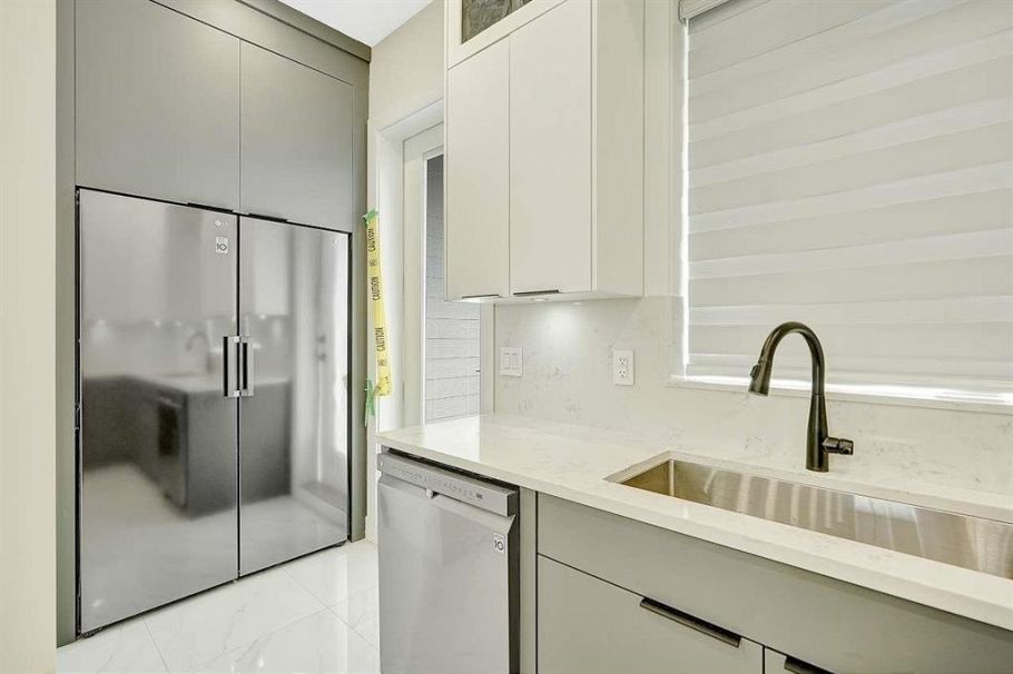 1548 E 41st Avenue Vancouver, BC - 22