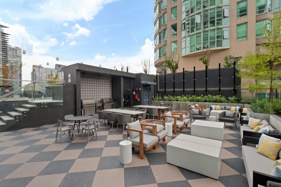 2504 1335 Howe Street Vancouver, BC - 23