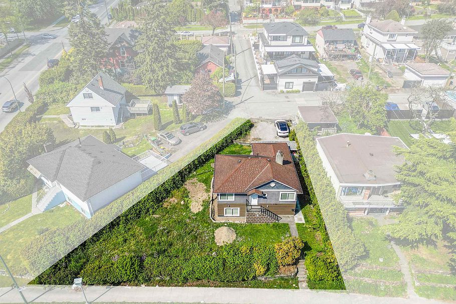 1715 SE Marine Drive Vancouver, BC - 4