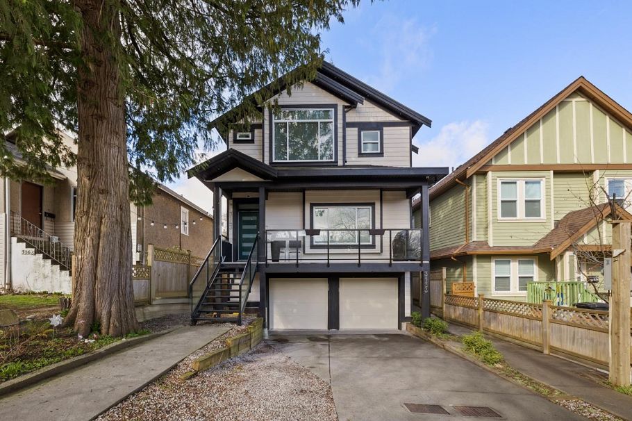 3133 Glen Drive Vancouver, BC - 2