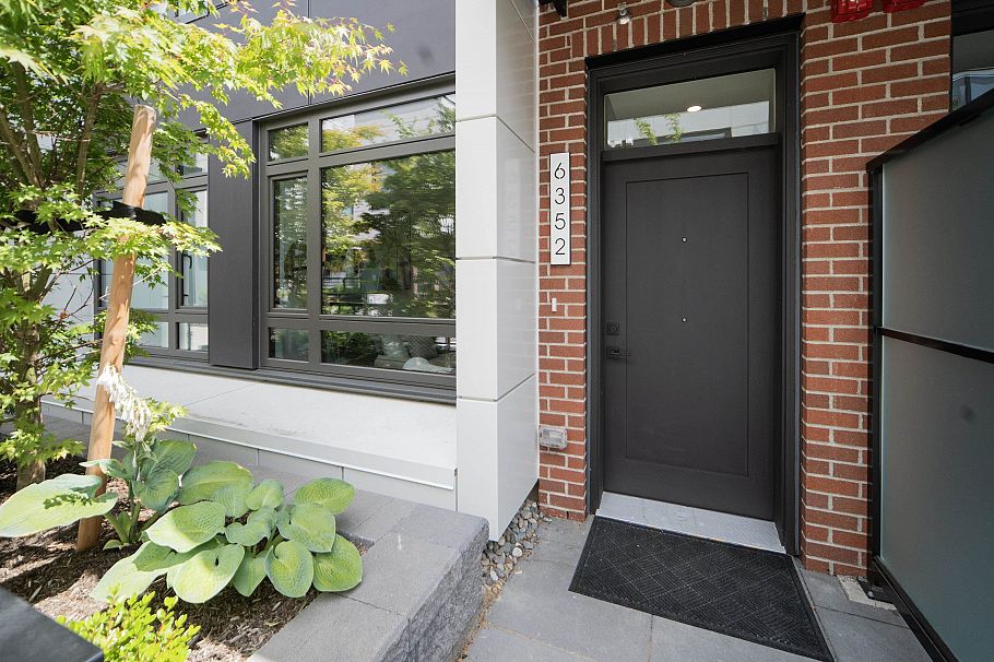 6352 Oak Street Vancouver, BC - 20