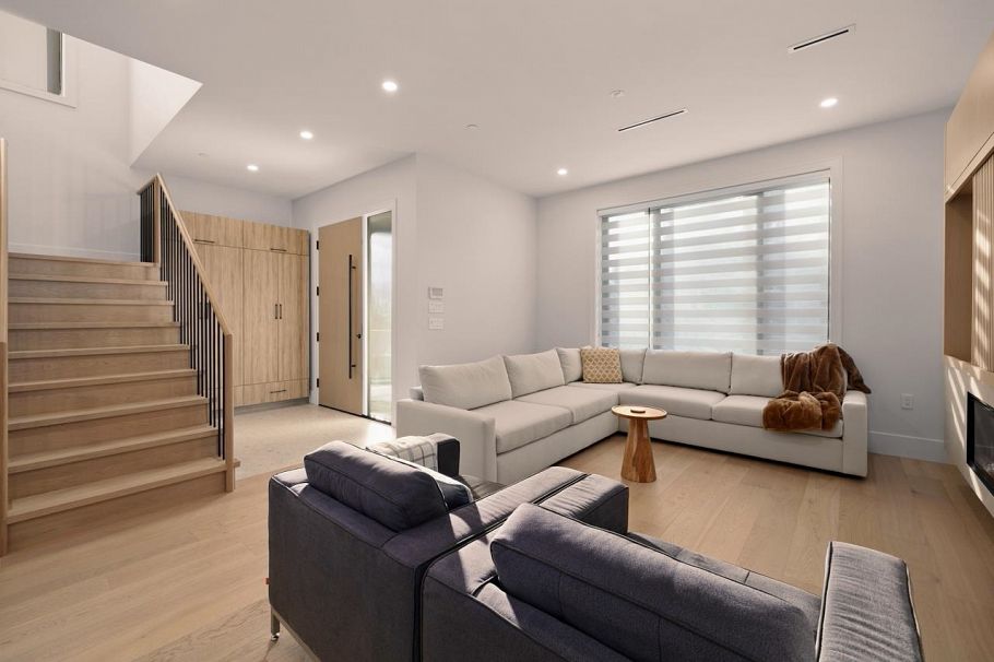 6408 Vine Street Vancouver, BC - 6