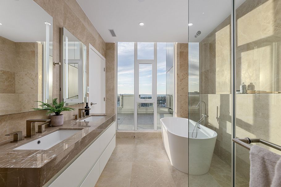 2703 7433 Cambie Street Vancouver, BC - 9