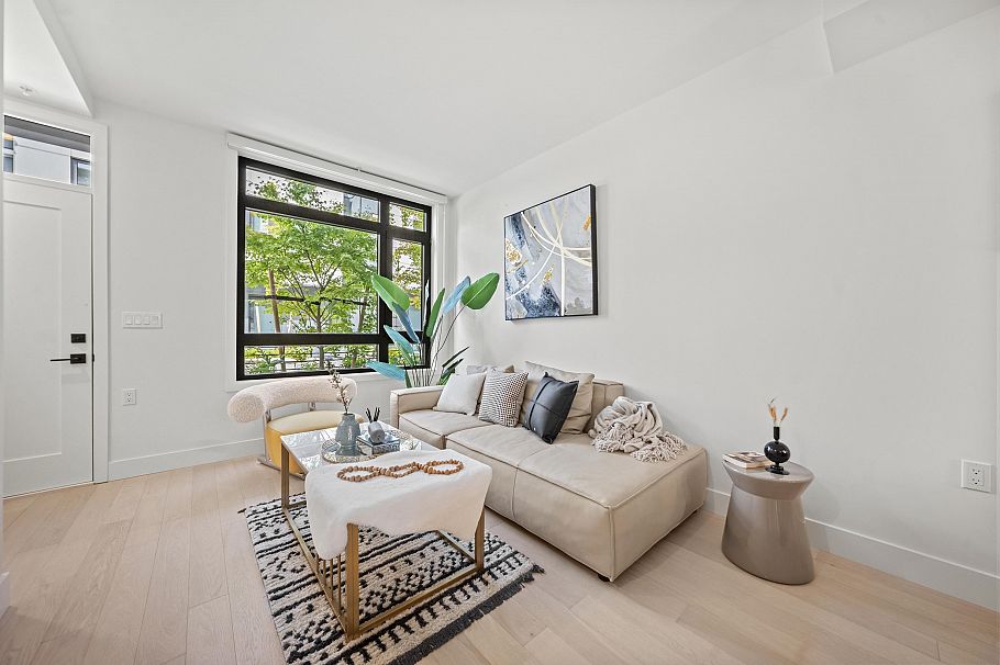 6352 Oak Street Vancouver, BC - 3