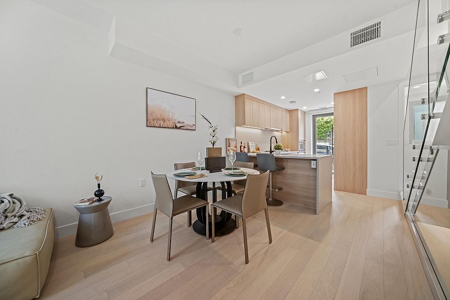 6352 Oak Street Vancouver, BC - 5