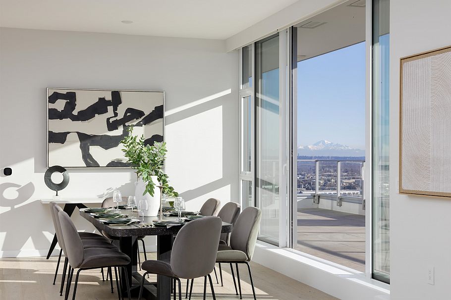 2703 7433 Cambie Street Vancouver, BC - 3