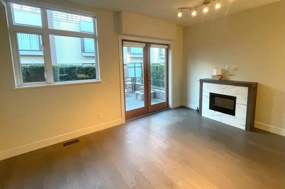 6180 Oak Street Vancouver, BC - 2