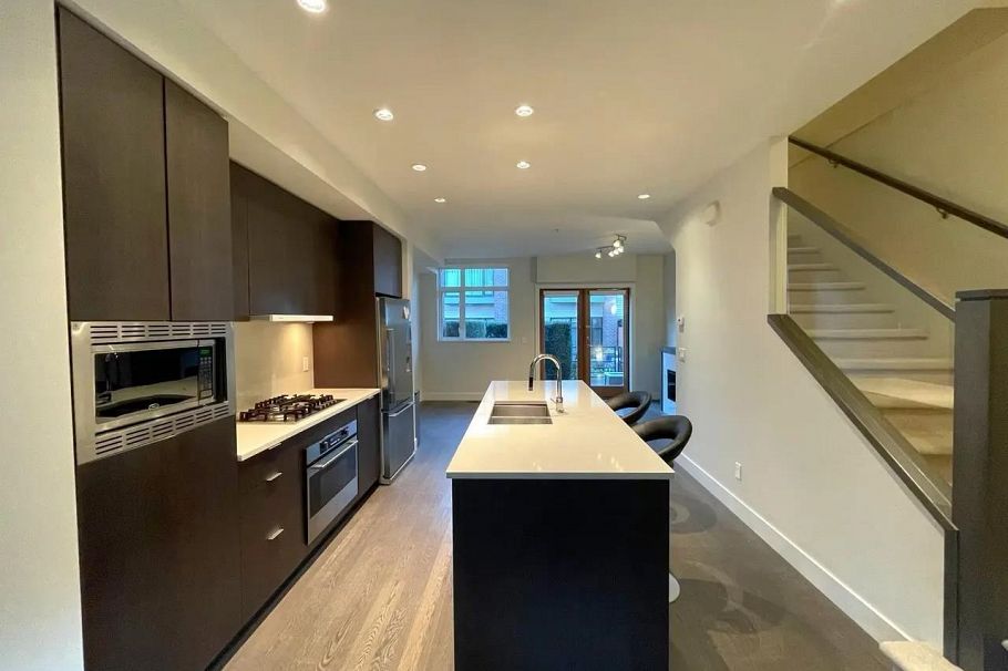 6180 Oak Street Vancouver, BC - 3