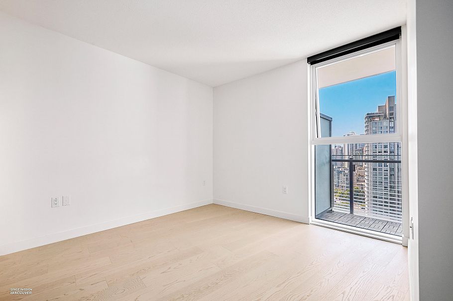 2421 89 Nelson Street Vancouver, BC - 3