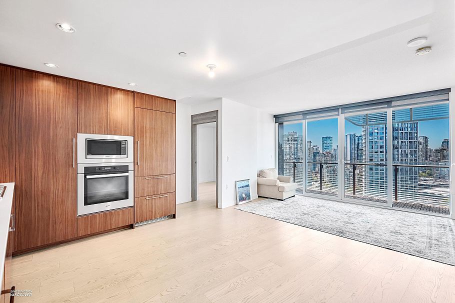 2421 89 Nelson Street Vancouver, BC - 10