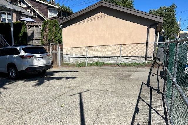 318 W 17th Avenue Vancouver, BC - 28