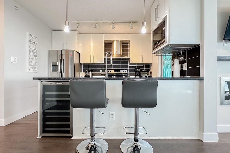 2705 689 Abbott Street Vancouver, BC - 10