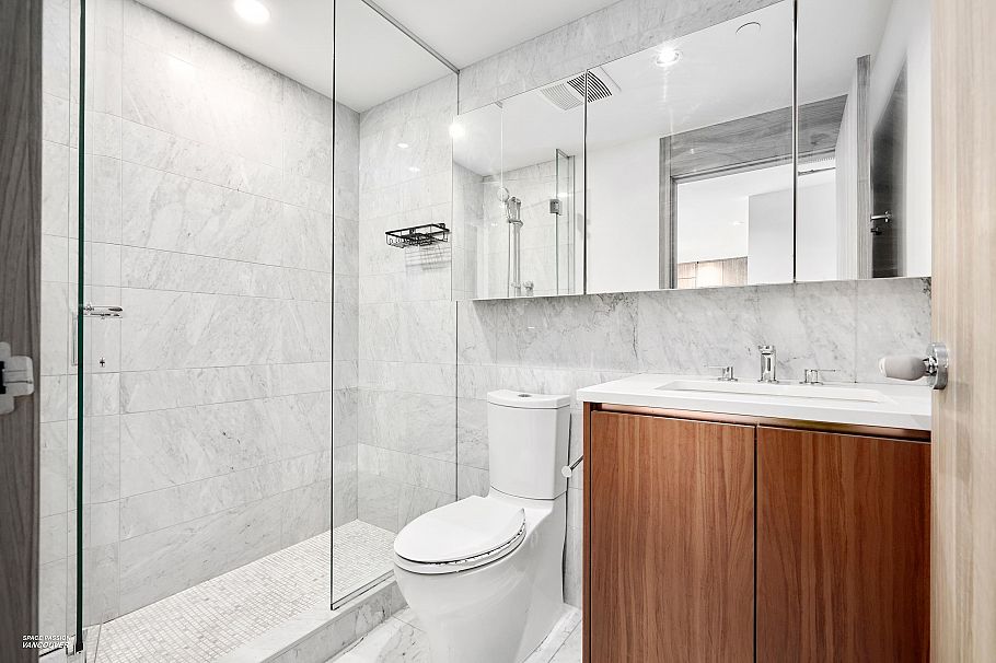 2421 89 Nelson Street Vancouver, BC - 2