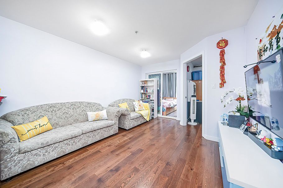 206 2028 E 37th Avenue Vancouver, BC - 2