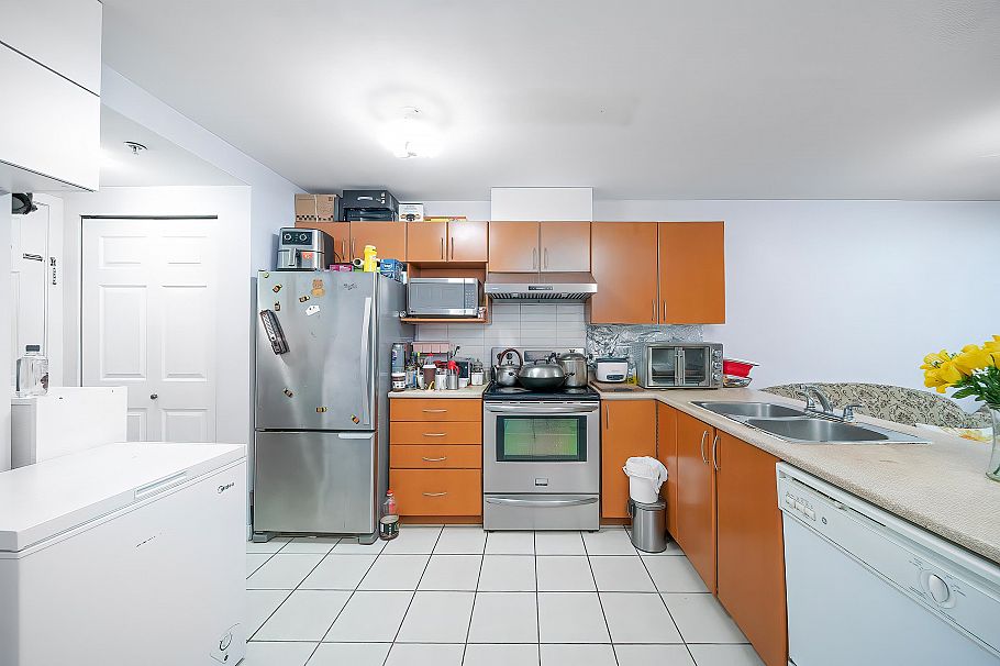 206 2028 E 37th Avenue Vancouver, BC - 5