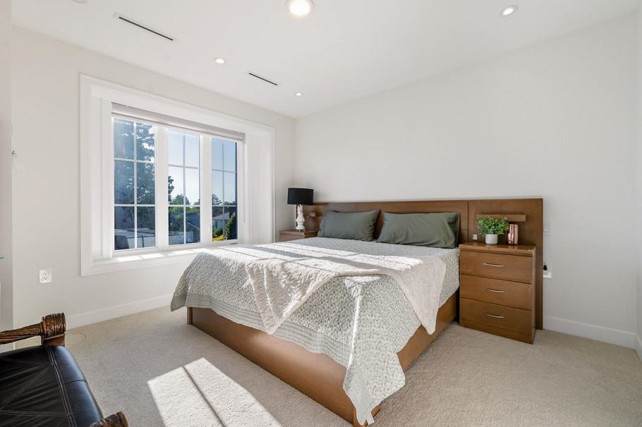 7662 French Street Vancouver, BC - 11