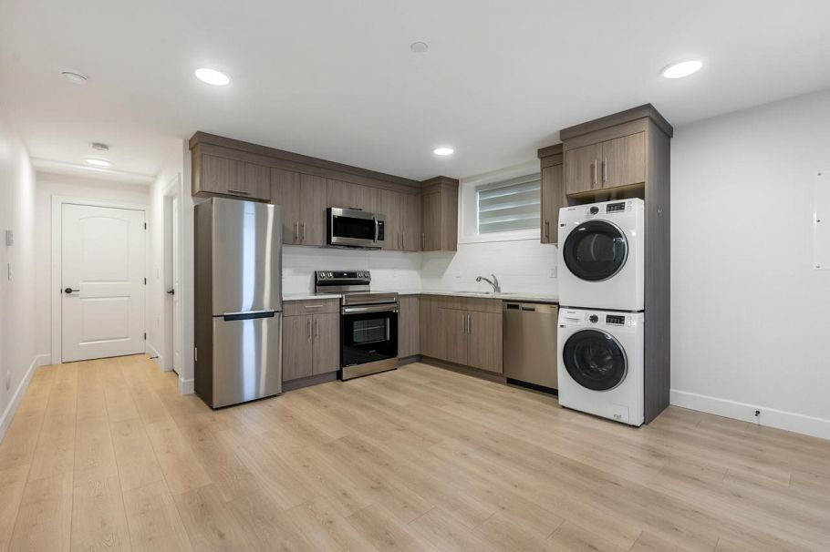 7662 French Street Vancouver, BC - 15