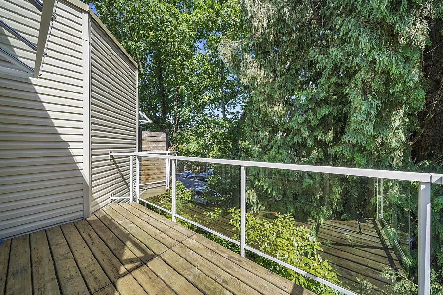 302 827 W 16 Street North Vancouver, BC - 20