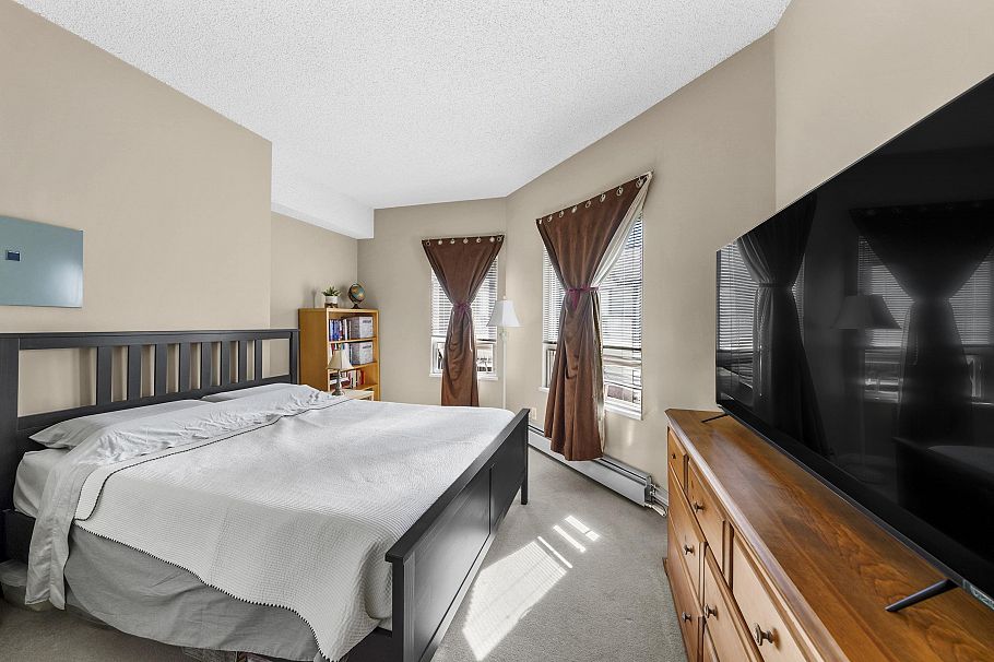 302 827 W 16 Street North Vancouver, BC - 7