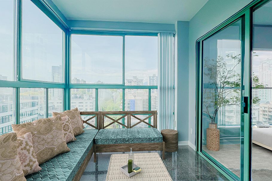 1206 909 Burrard Street Vancouver, BC - 1