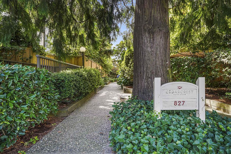 302 827 W 16 Street North Vancouver, BC - 2