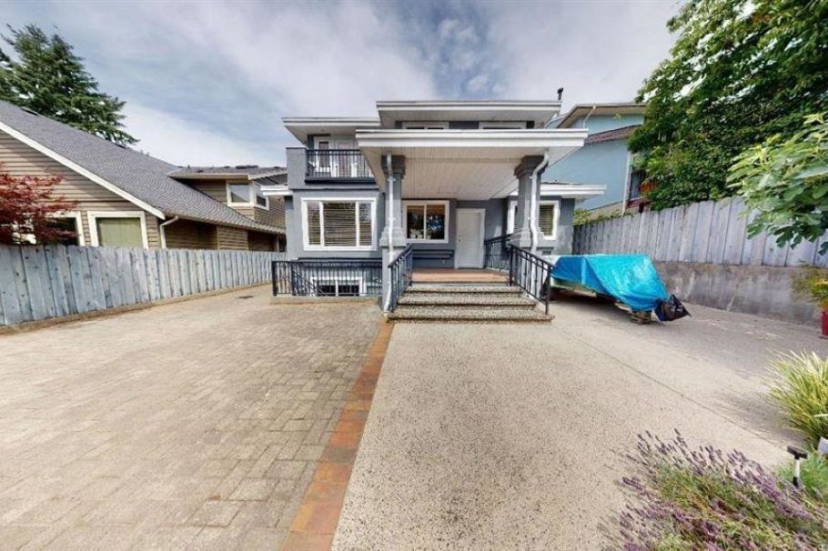 467 W Kings Road North Vancouver, BC - 36