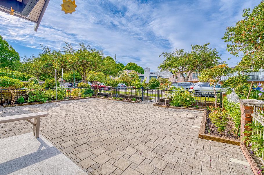 426 E 18th Avenue Vancouver, BC - 3