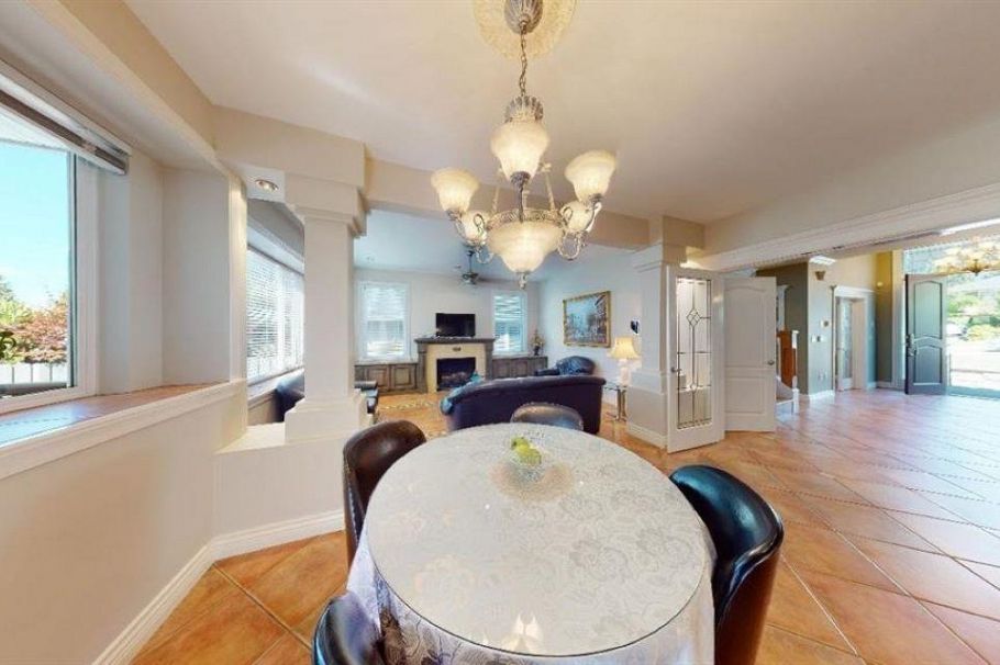 467 W Kings Road North Vancouver, BC - 21