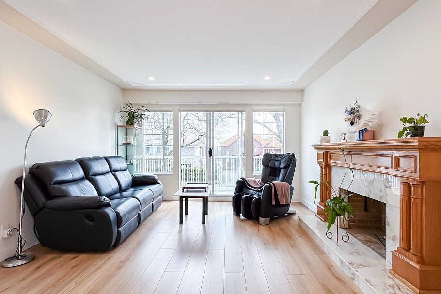 471 E 47th Avenue Vancouver, BC - 3