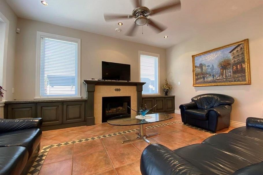 467 W Kings Road North Vancouver, BC - 19