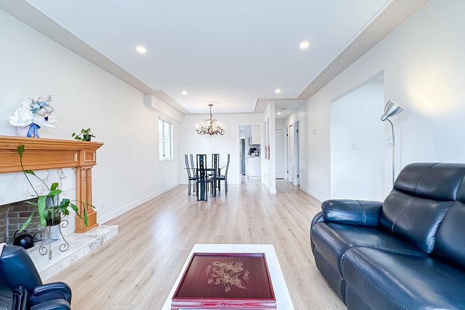 471 E 47th Avenue Vancouver, BC - 4