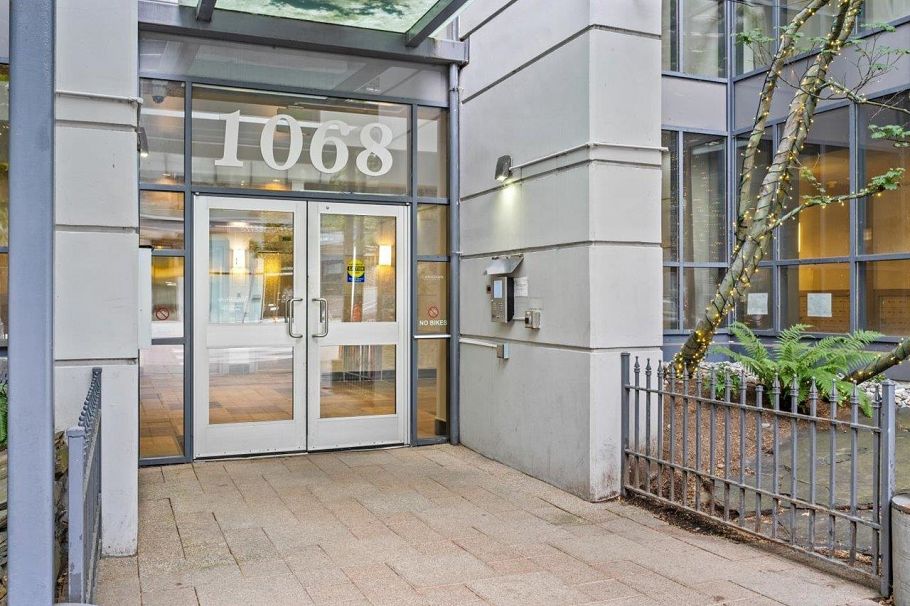 605 1068 Hornby Street Vancouver, BC - 2