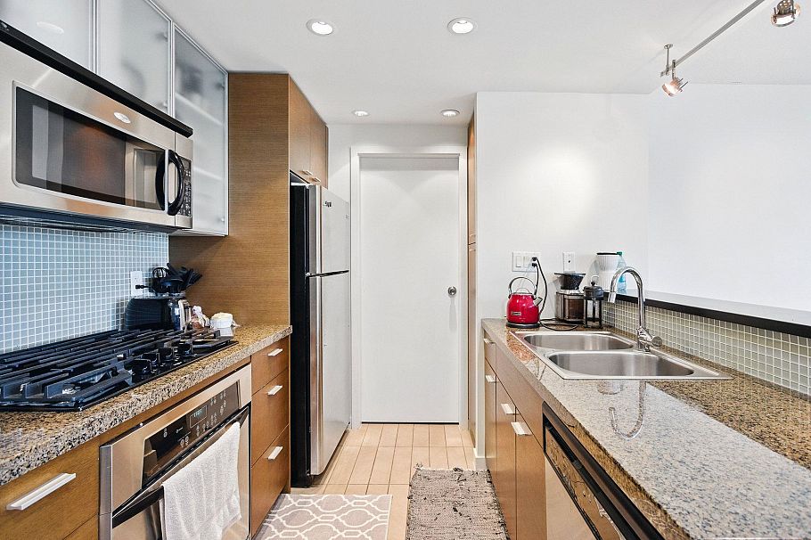 803 980 Cooperage Way Vancouver, BC - 11