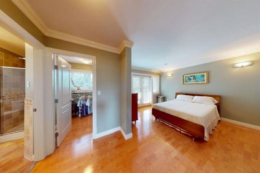 467 W Kings Road North Vancouver, BC - 16