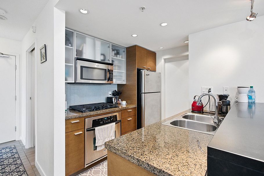 803 980 Cooperage Way Vancouver, BC - 10