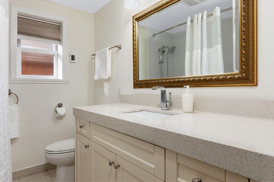 2814 W 3rd Avenue Vancouver, BC - 10