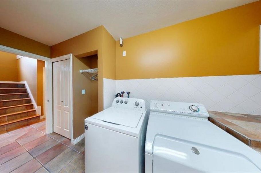 467 W Kings Road North Vancouver, BC - 26