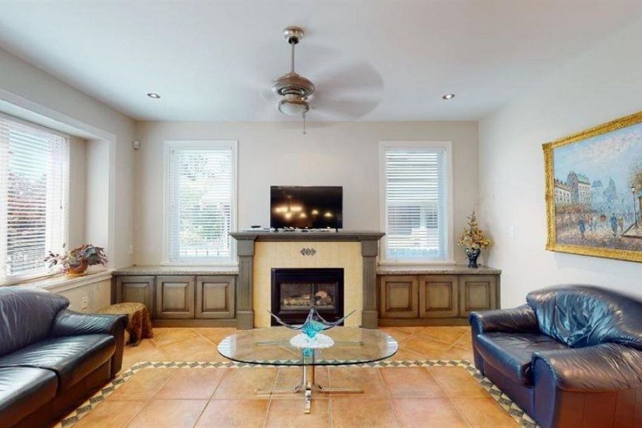 467 W Kings Road North Vancouver, BC - 20