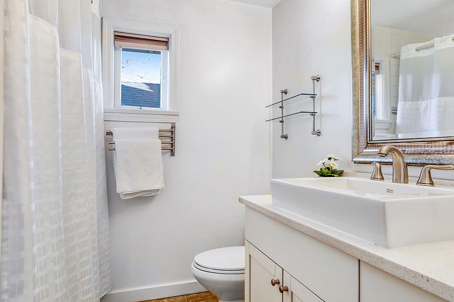 2814 W 3rd Avenue Vancouver, BC - 17