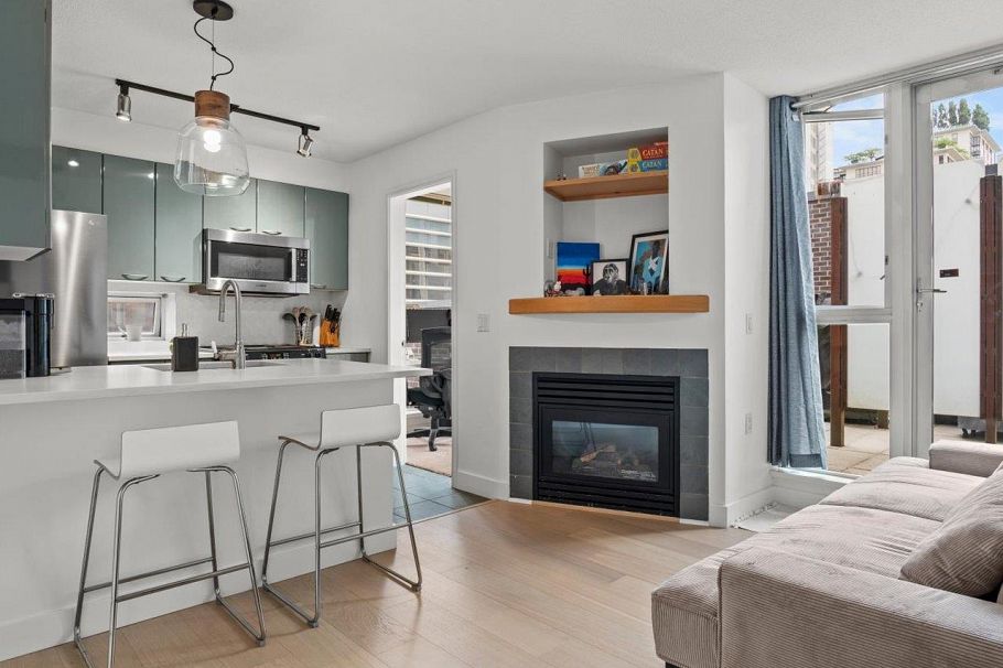 605 1068 Hornby Street Vancouver, BC - 4