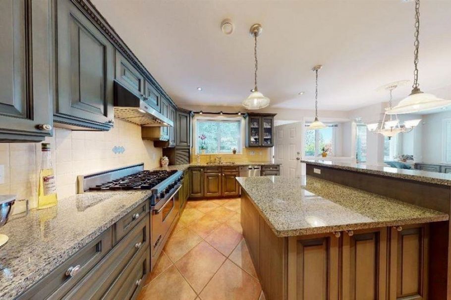 467 W Kings Road North Vancouver, BC - 9