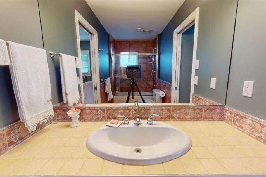 467 W Kings Road North Vancouver, BC - 33