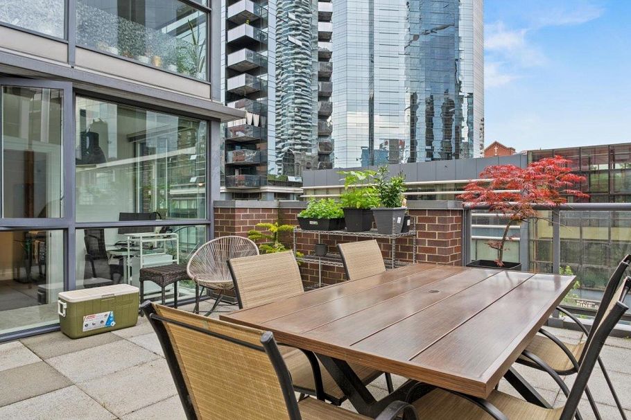 605 1068 Hornby Street Vancouver, BC - 17