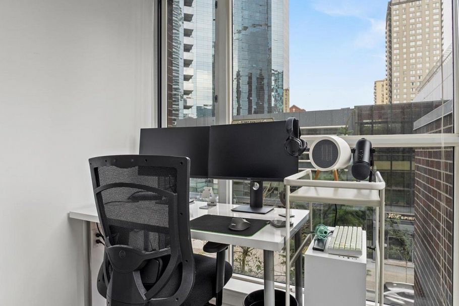 605 1068 Hornby Street Vancouver, BC - 11