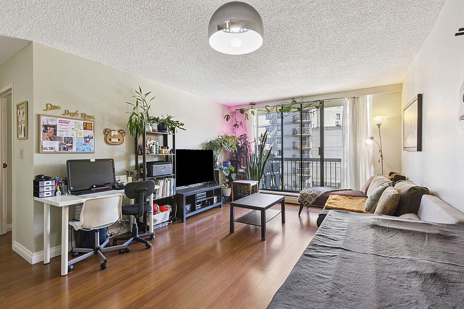 405 145 St. Georges Avenue North Vancouver, BC - 1