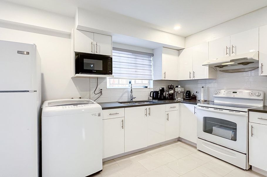 471 E 47th Avenue Vancouver, BC - 18