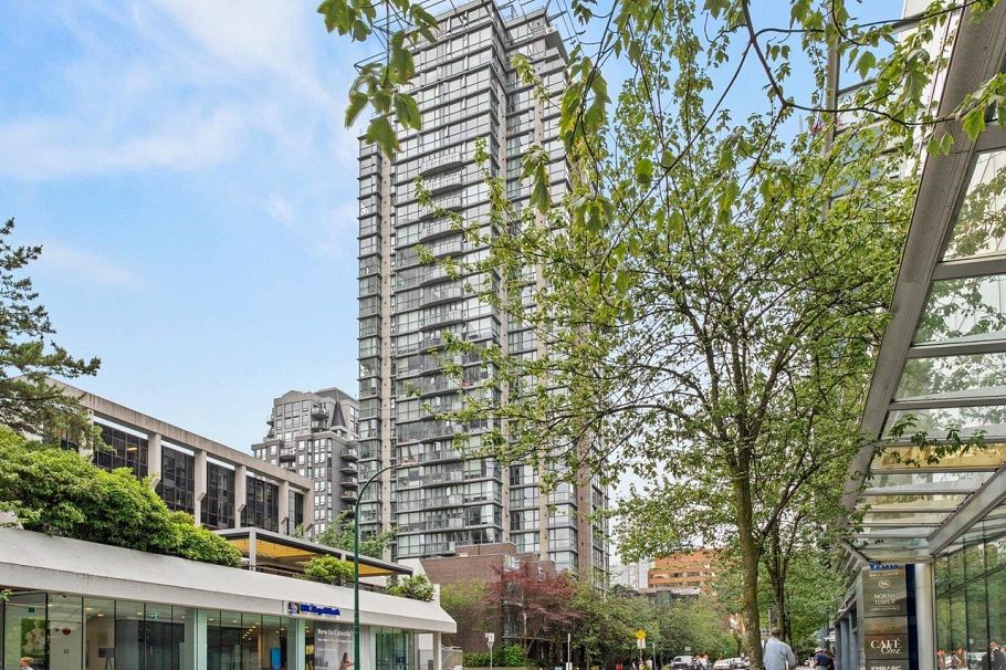 605 1068 Hornby Street Vancouver, BC - 1