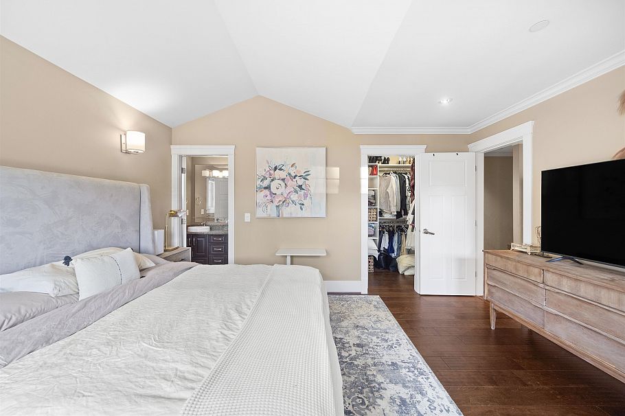 2575 W 7th Avenue Vancouver, BC - 18